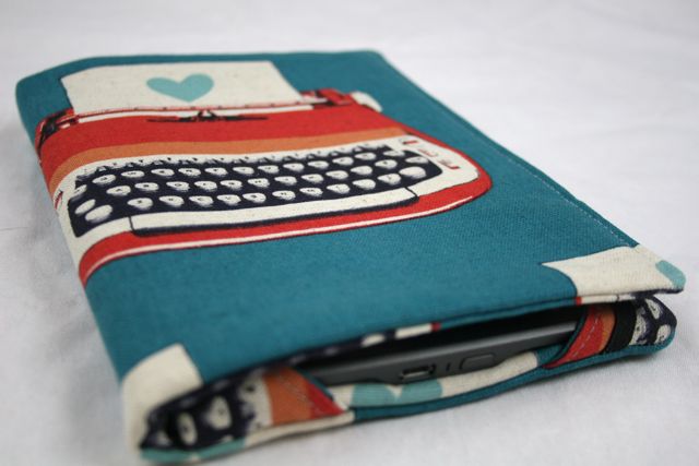 STITCHED by Crystal: Tutorial: Kindle case