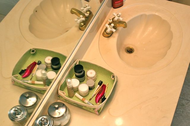 laminated cotton make up tray 80s bathroom