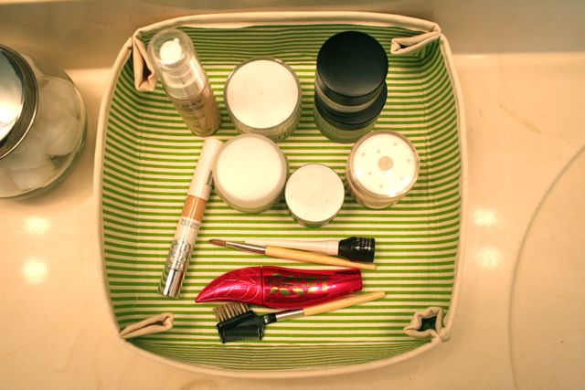 top down | make up tray | oilcloth
