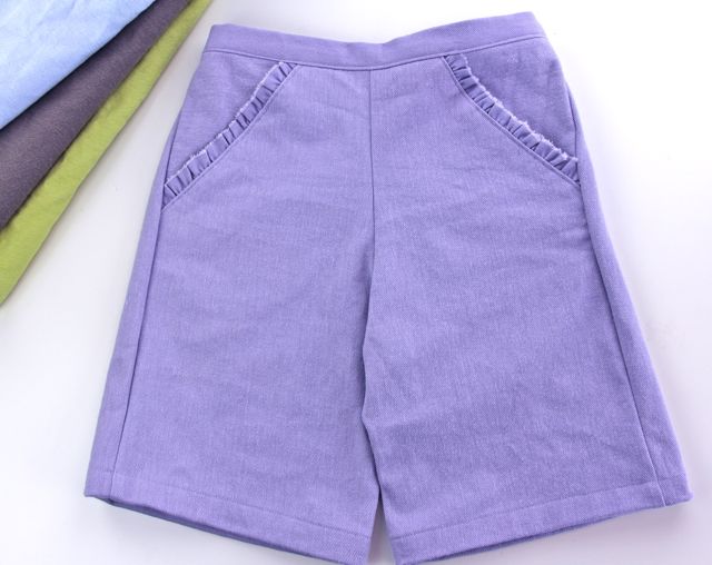 dimensional denim shorts w ruffled pocket
